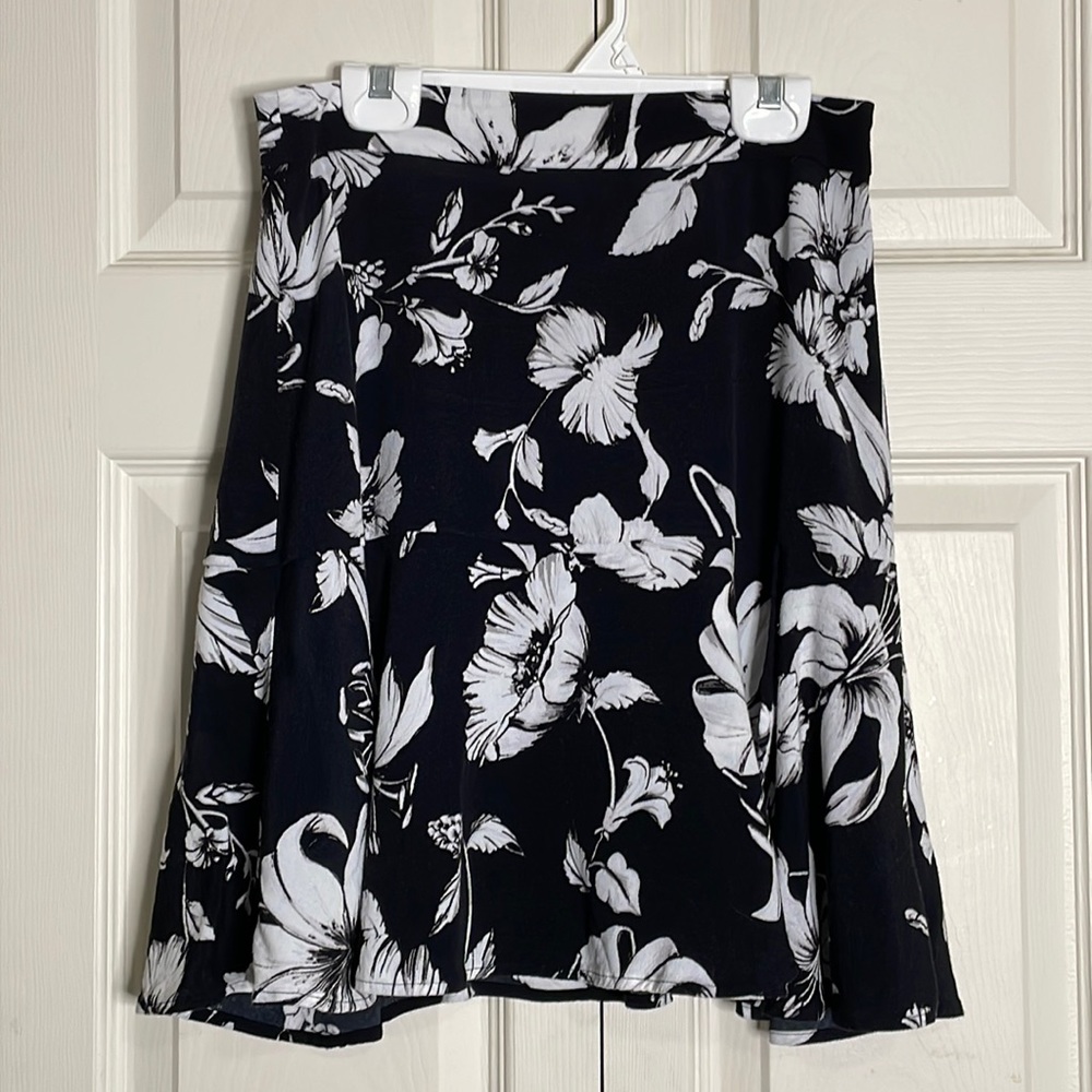 WHBM flounce fitted floral skirt size 0